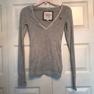 Women’s Stretch Abercrombie LS Vneck Tee Sz Small